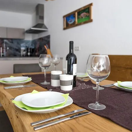 Alpenzeit 度假居 *